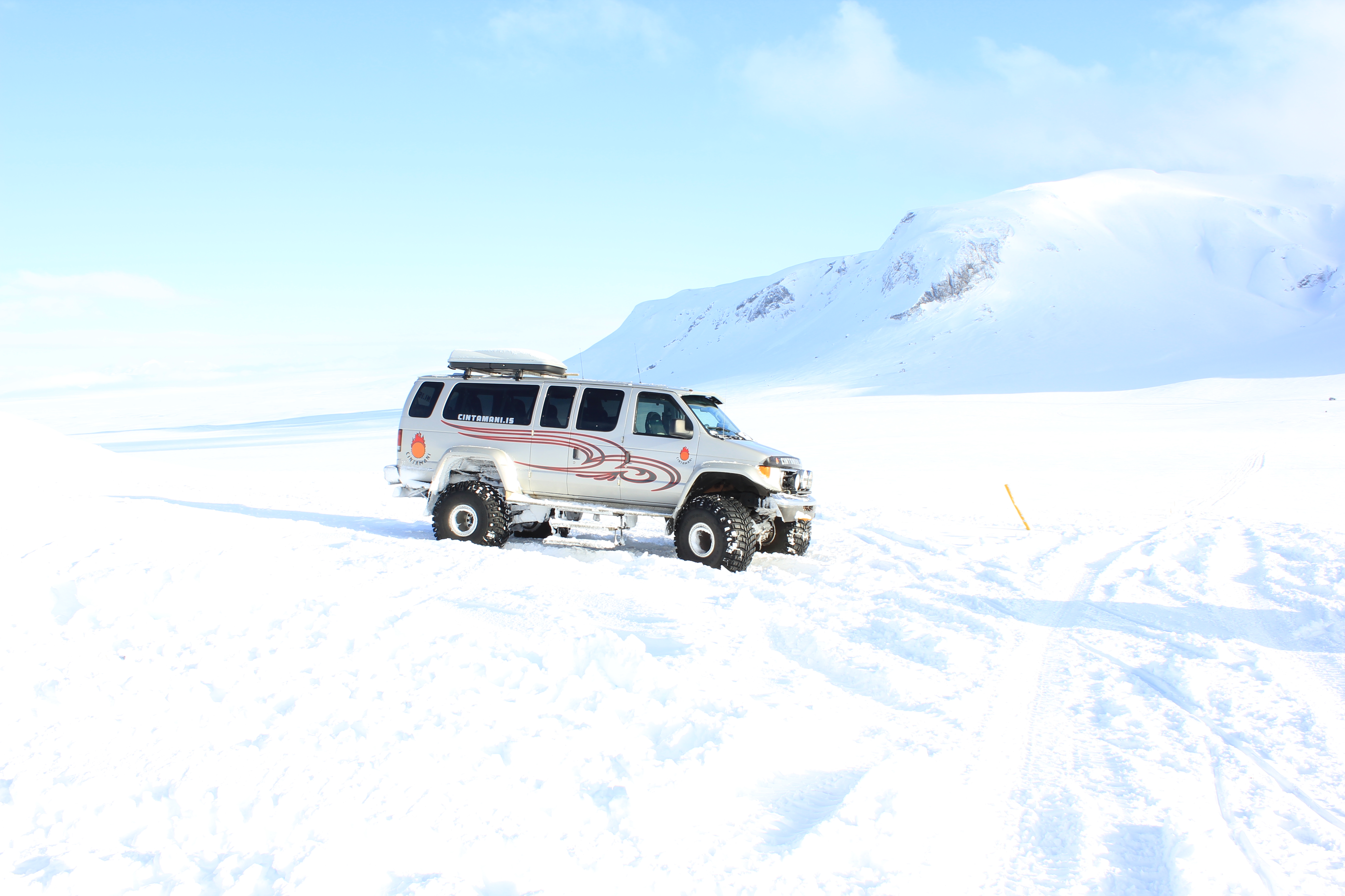 Rent a car reykjavik glacier