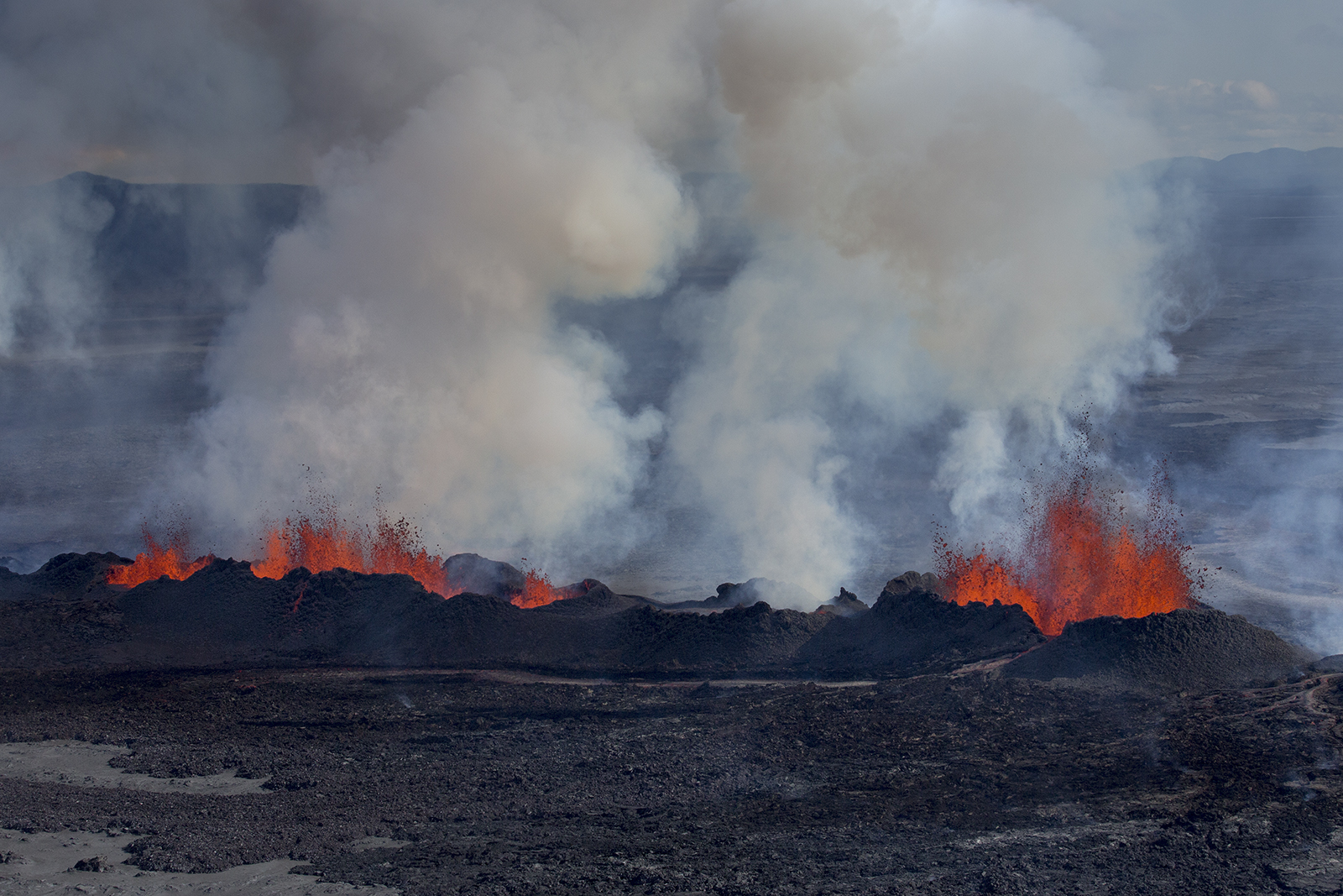 15 Incredible Photographs Of The Volcano In Iceland