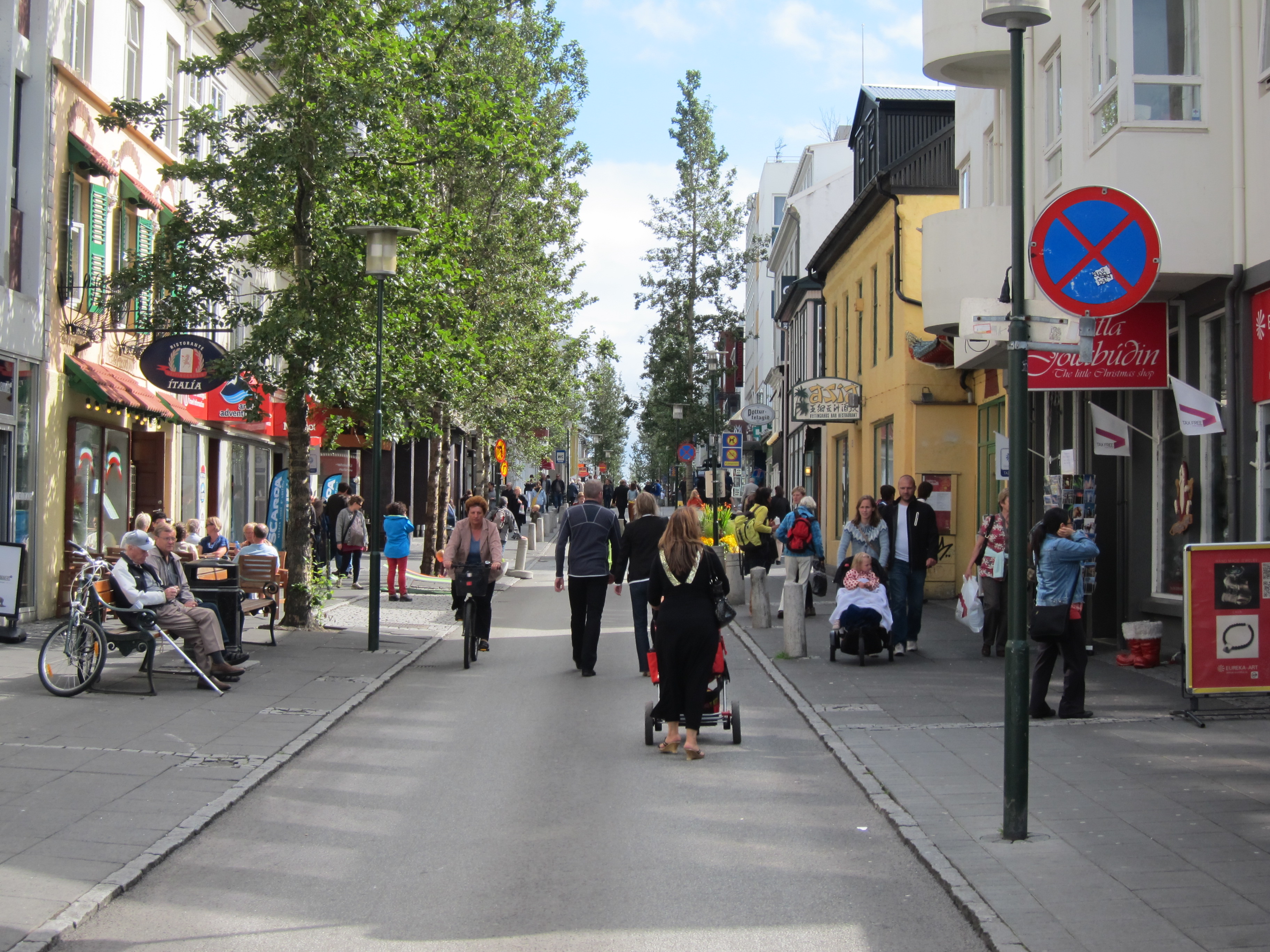 reykjavik things shopping streets laugavegur iceland street guide reykjavík guidetoiceland