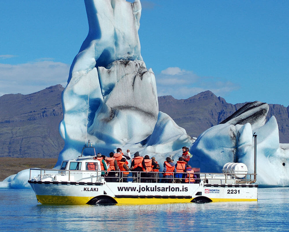 boat tour jokulsarlon glacier lagoon