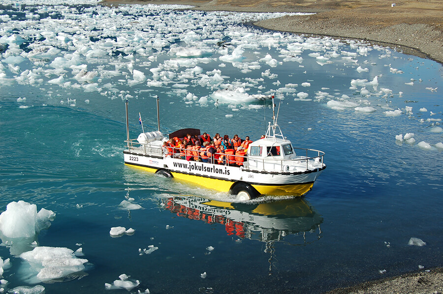 boat tour jokulsarlon glacier lagoon