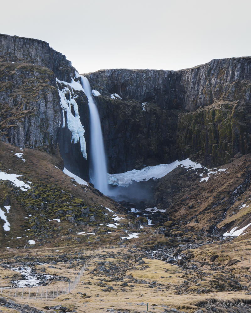 冰島斯奈山半島的瀑布